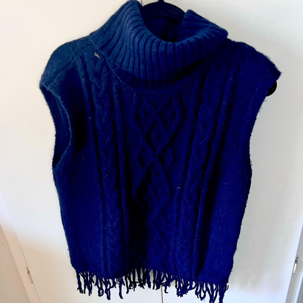 Sweater vest